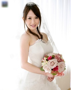 漂亮美乳新娘修长美腿堪称尤物